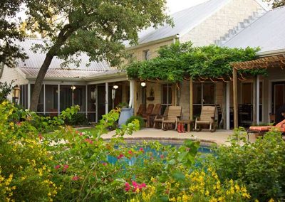 Cozy house with vine-covered patio and swimming pool